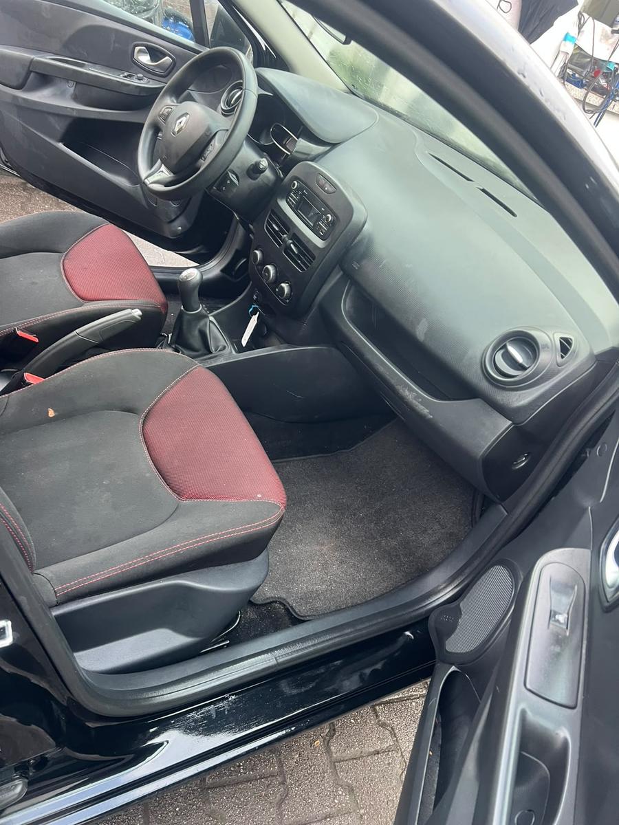 Renault Clio 2015 — photo 14