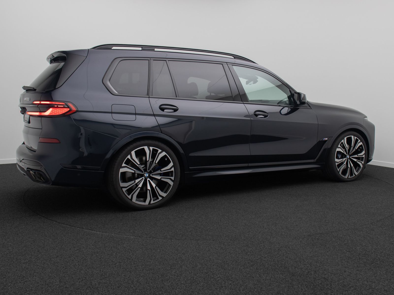 Fahrzeugabbildung BMW X7 M60i xD SkyLounge 360&deg;HUD H/K SoftClos 23Zoll