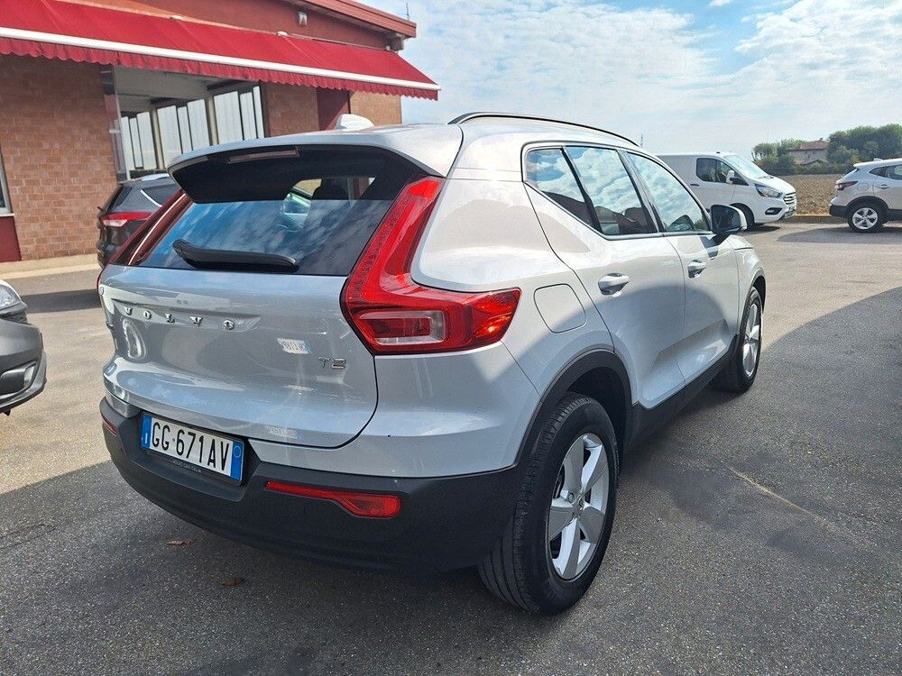 Volvo XC40 Momentum Core imagem 3