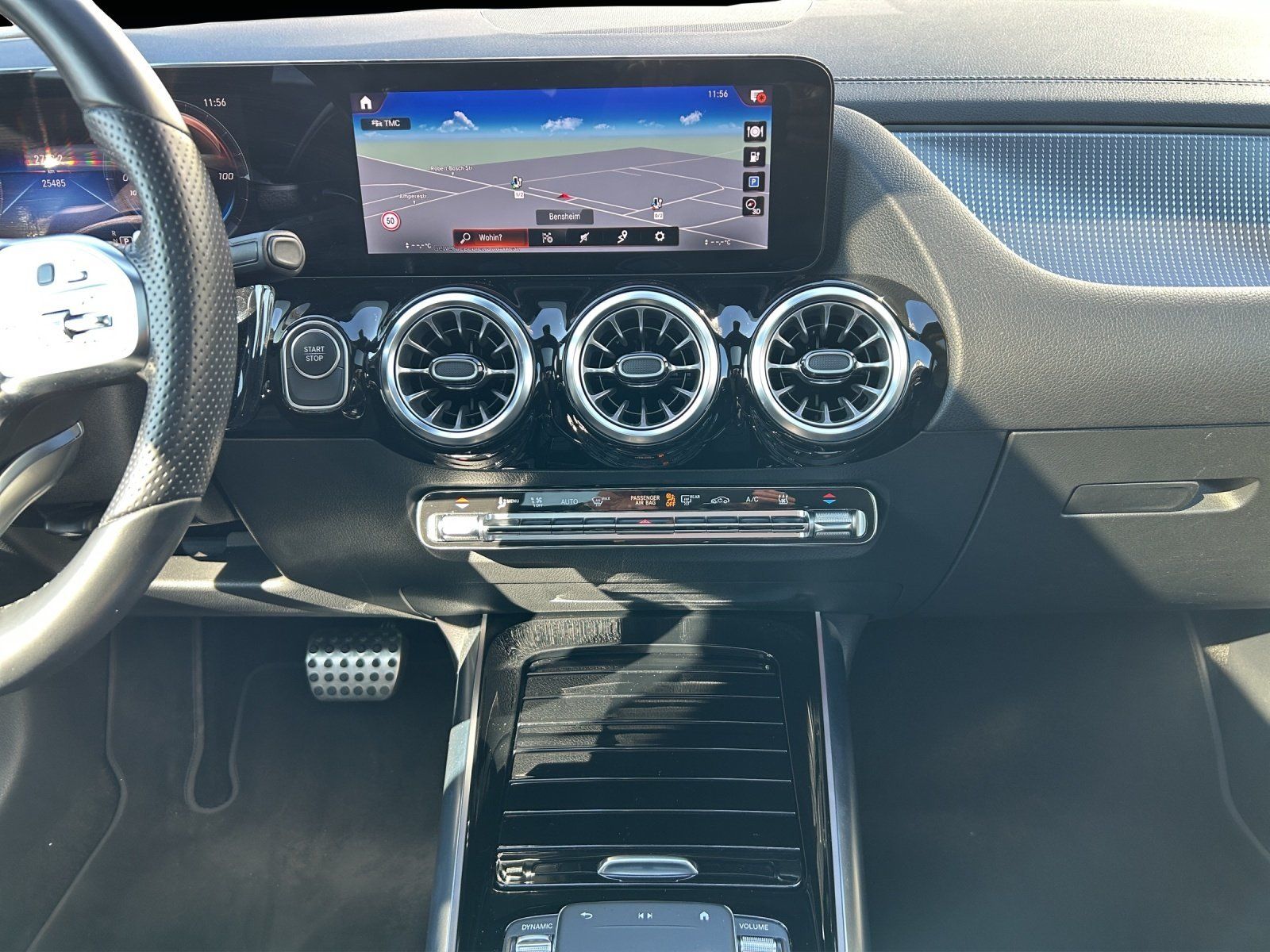 Fahrzeugabbildung Mercedes-Benz EQA250 AMG Advanc+ AHK Pano Memo KeyGo Sitzklima