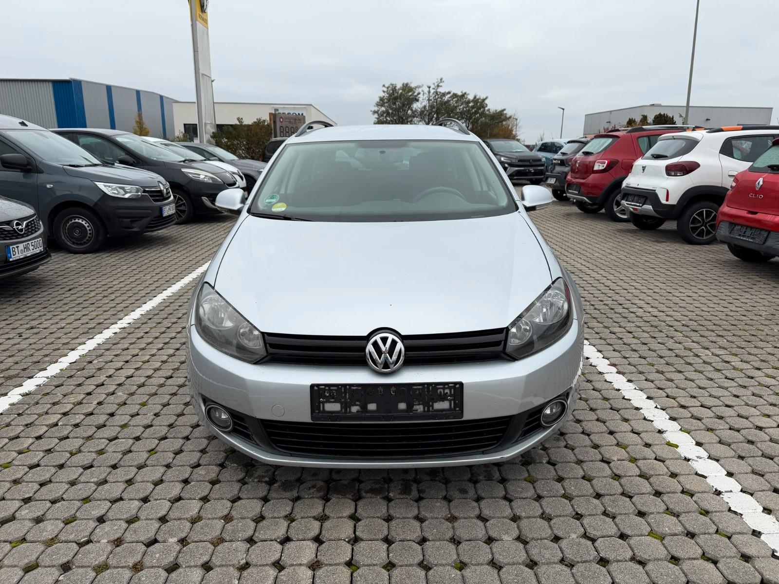Volkswagen Golf 2010 — rear view