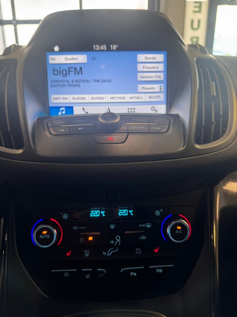 Fahrzeugabbildung Ford Kuga ST-Line /NAVI/KAMERA/AHK/KLIMA/ALLRAD