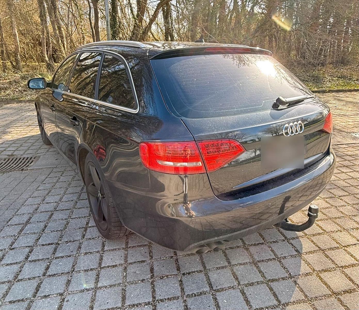 Audi A4 2011 — interior