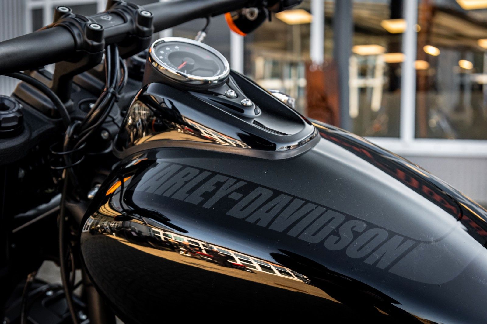 Fahrzeugabbildung Harley-Davidson FXFBS FAT BOB 114 CUI SOFTAIL