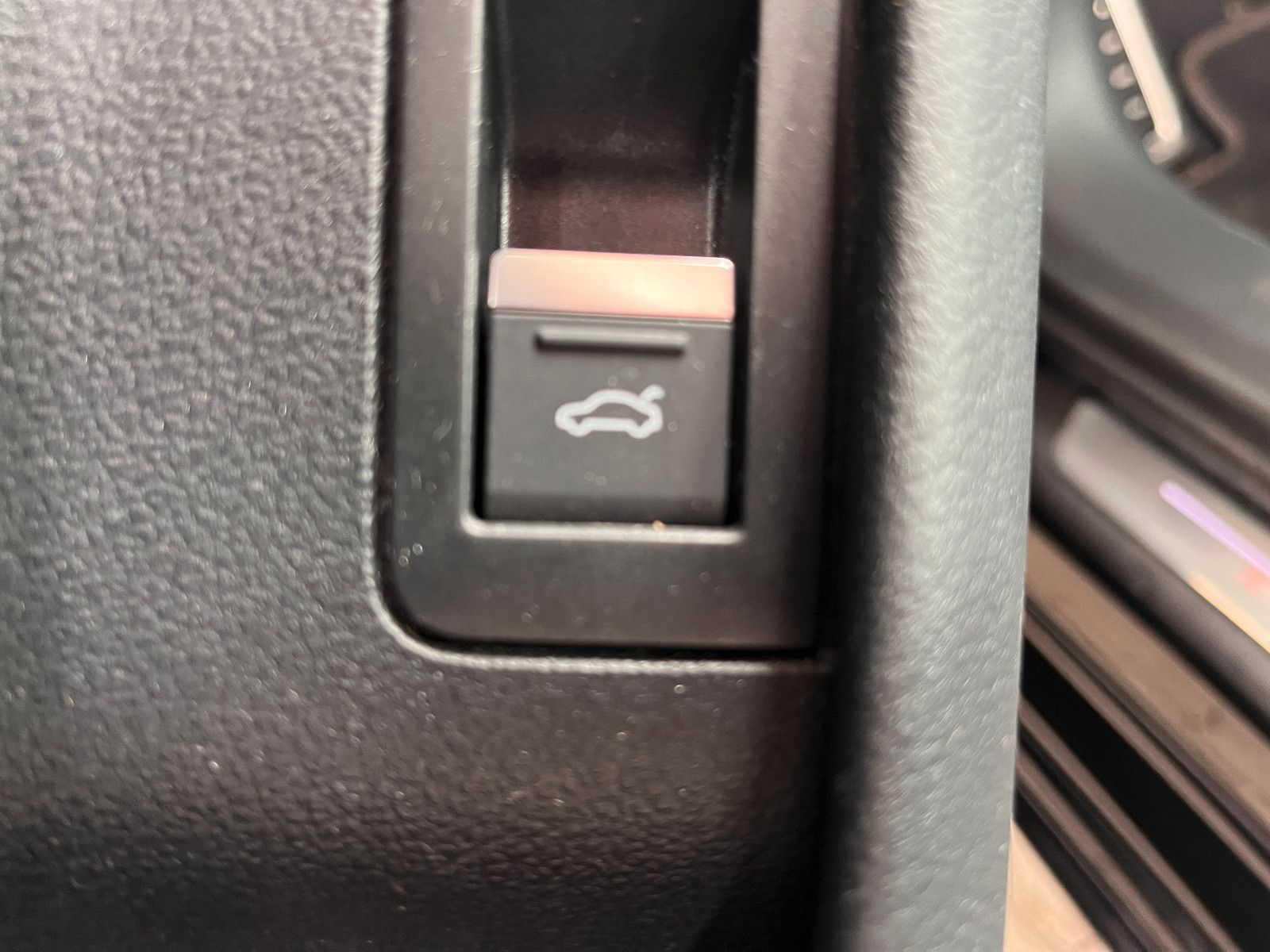 Fahrzeugabbildung Audi A6 Avant 40 TDI quattro sport S-line