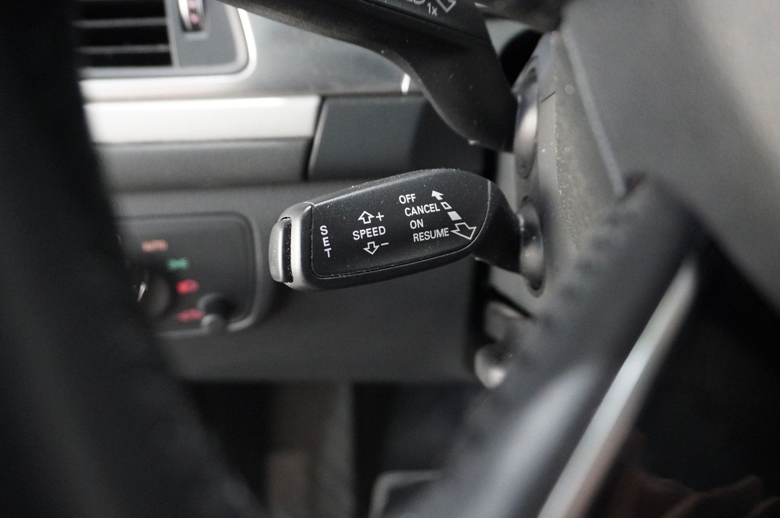 Fahrzeugabbildung Audi A6 Avant 2.0 TDI ULTRA S-TRONIC NAVI/LED/SHZ/AHK