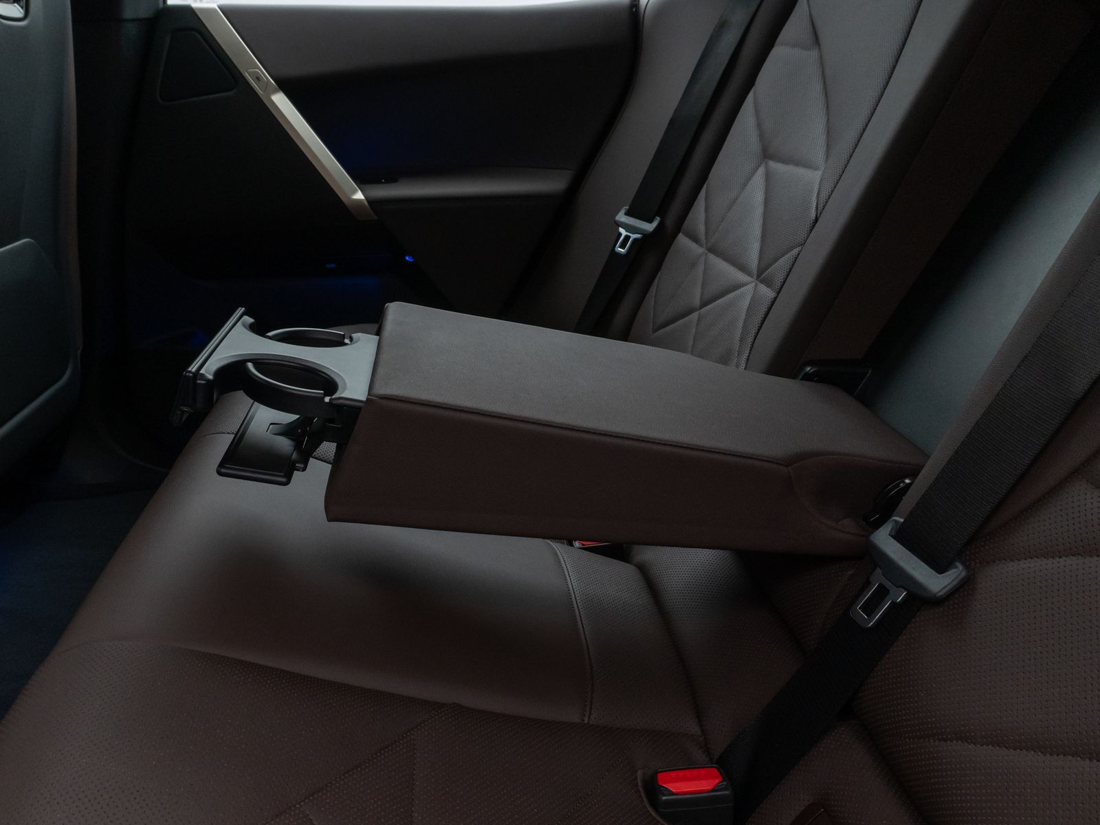 Fahrzeugabbildung BMW iX xD40 Panorama Kamera HiFi Komfort SkyLounge