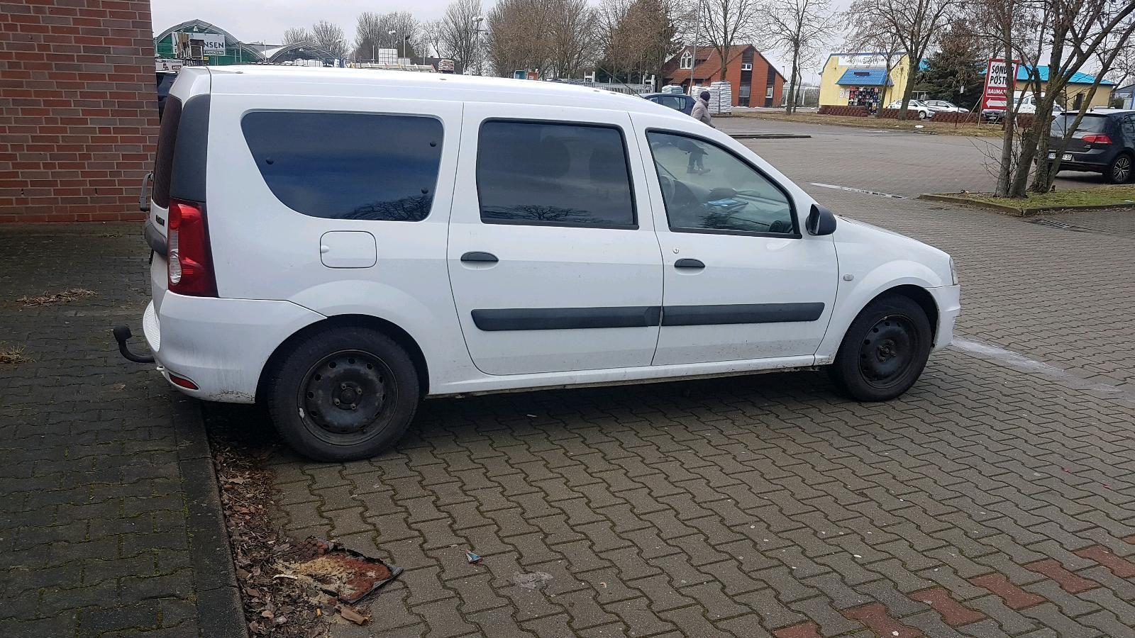 Dacia Logan 2012 — rear view