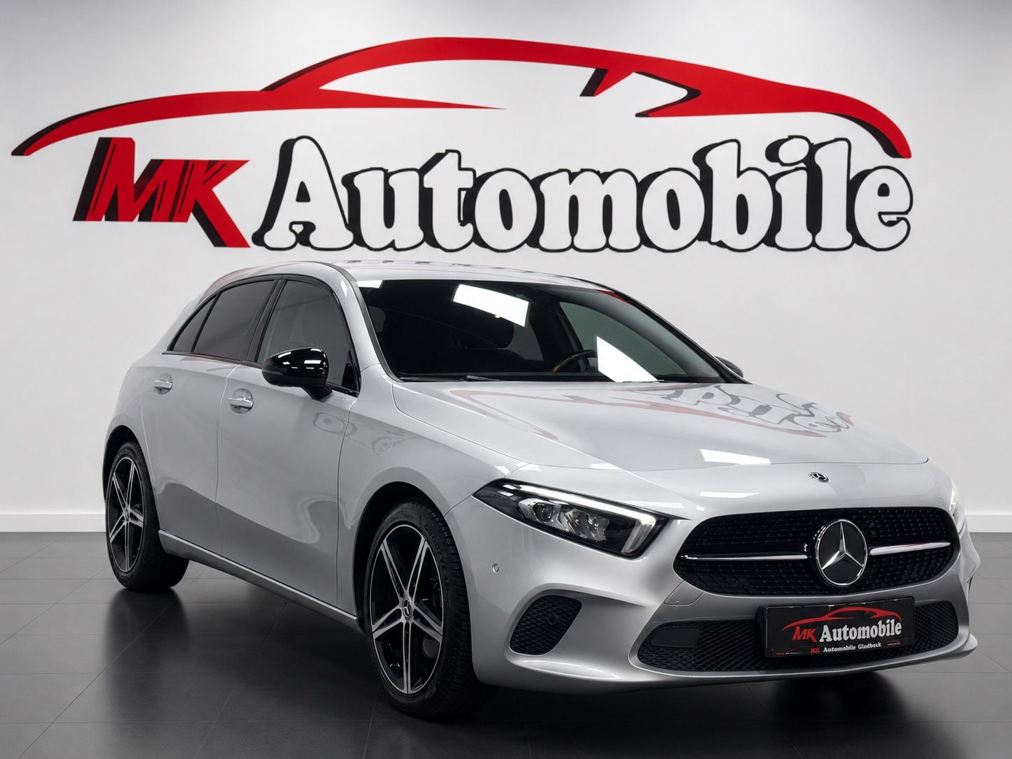 MERCEDES-BENZ A 200 d 8G-DCT"Night Paket" 360°"Leder