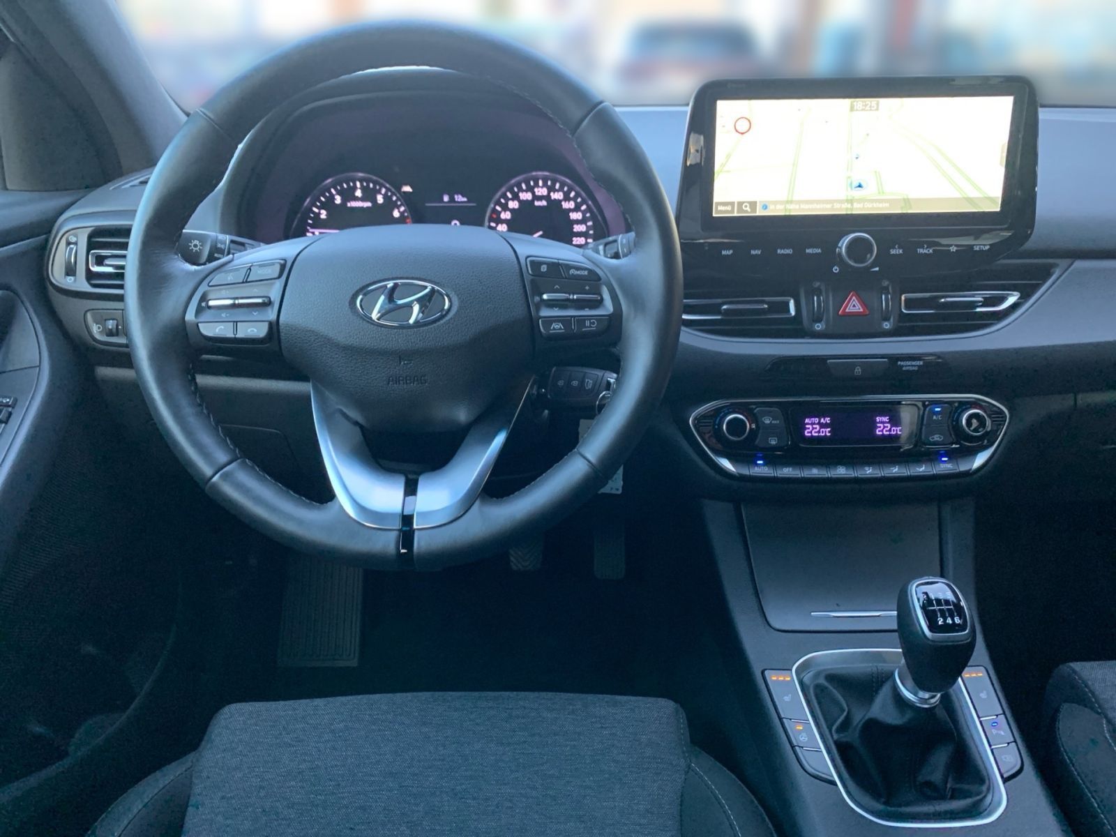 Fahrzeugabbildung Hyundai i30 Kombi 1.0 T-GDI Connect & Go Navi LED