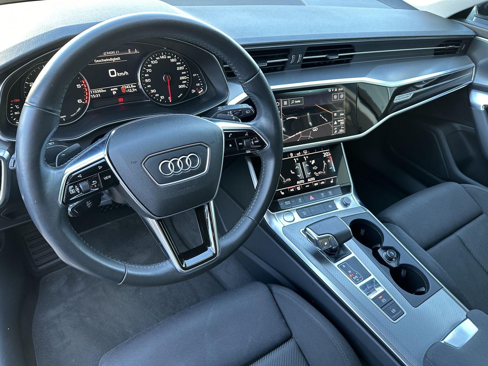 Fahrzeugabbildung Audi A6 Avant 40 TDI Qu Sport NAV+LED+AHK+KAMERA+PANO