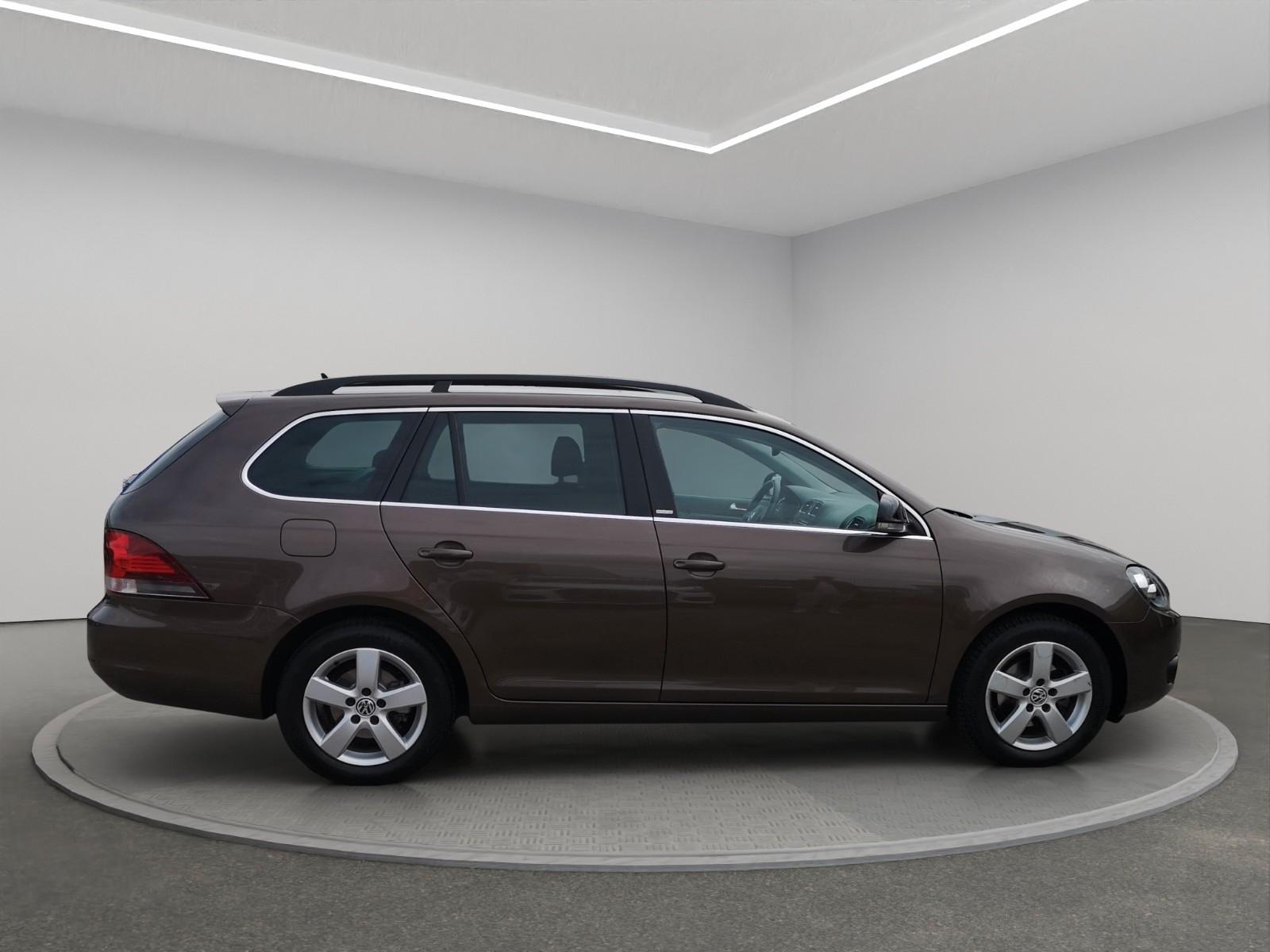 Volkswagen Golf TSI Var. Style*DSG AUTOMATIK*1.HD*98.000KM
