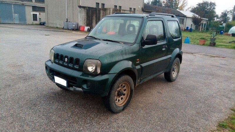 Suzuki Jimny 2005 — вигляд ззаду