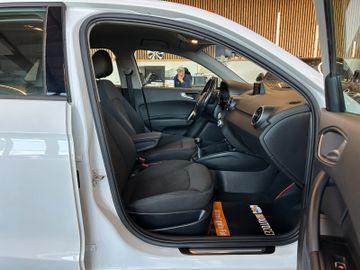 Audi A1 Sportback basis *Klima*SHZ*PDC*EURO 6*CD*