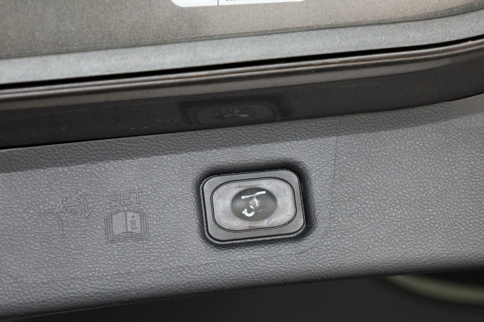 Fahrzeugabbildung Ford S-MAX Titanium 7 Si,Navi,LED,SH,PDC,Kamera,AHK