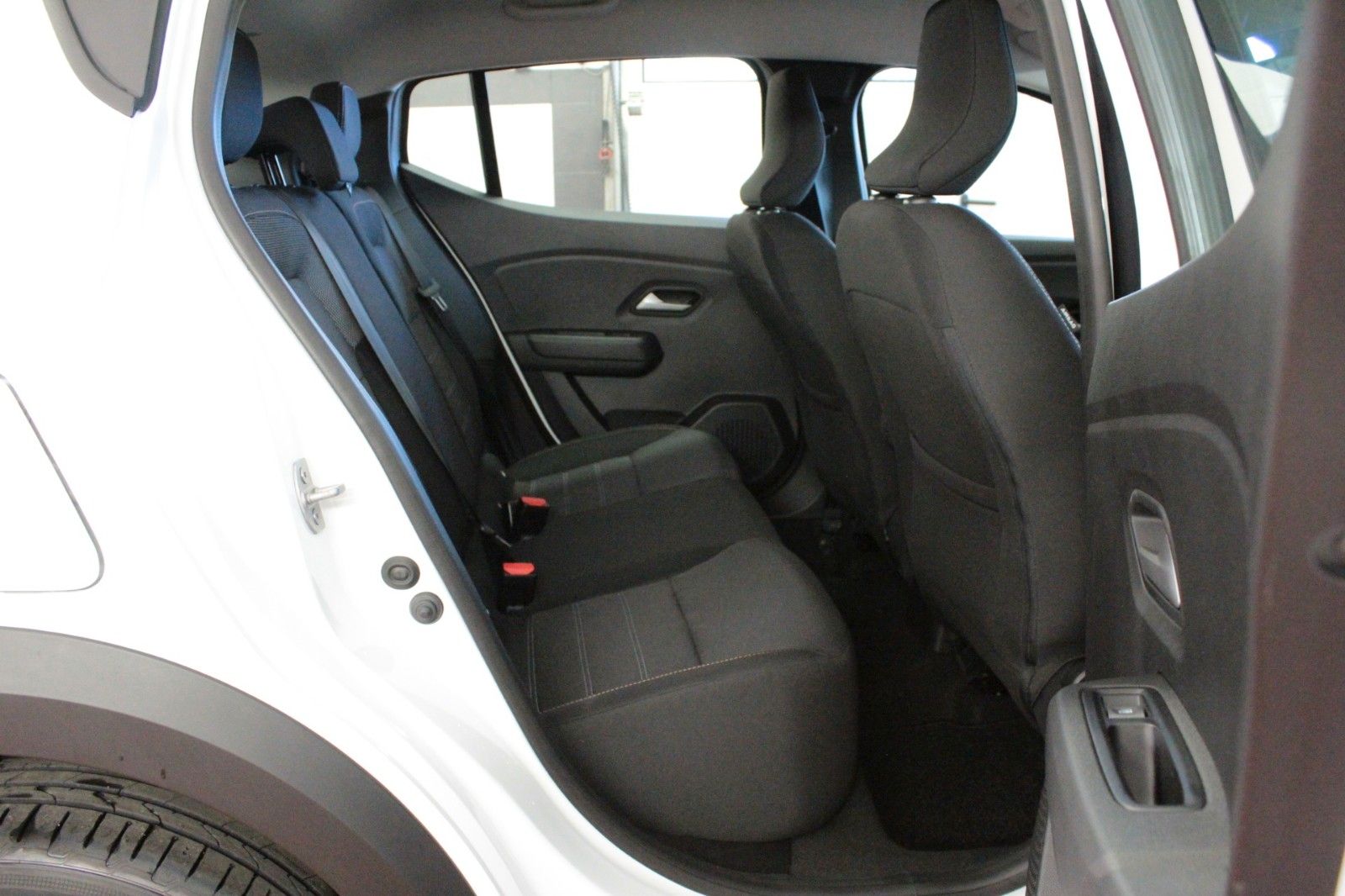 Fahrzeugabbildung Dacia Sandero TCe 90 Stepway auto Expression*Winterp.*