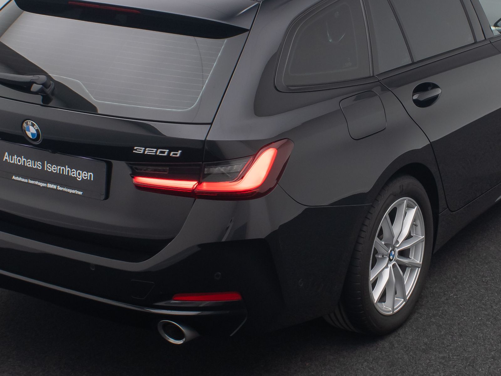 Fahrzeugabbildung BMW 320d Stop&Go DAB Kamera HUD Sportsitz Leder LED