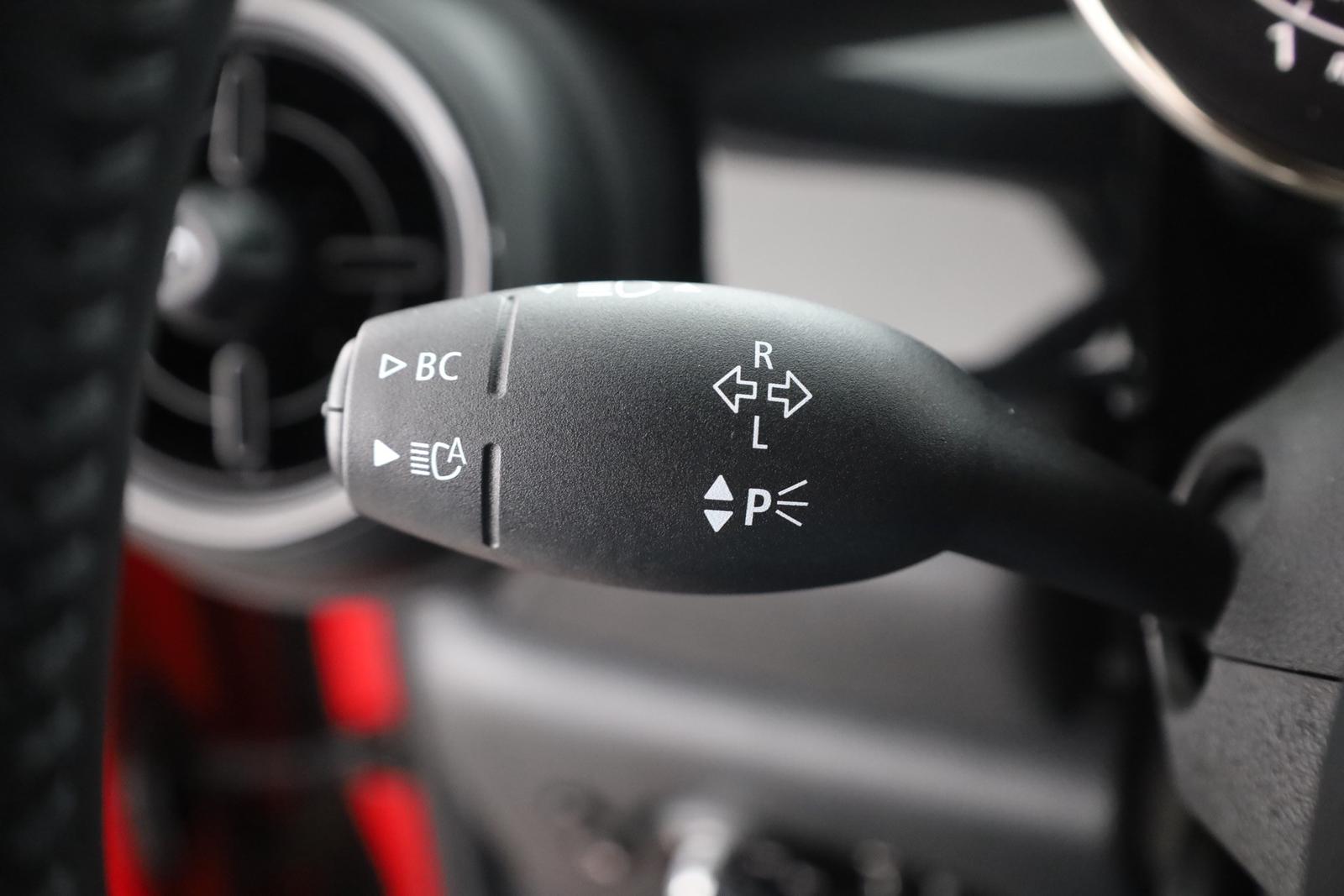 MINI Cooper 1.5 Classic Trim LED Navi Kamera Leder