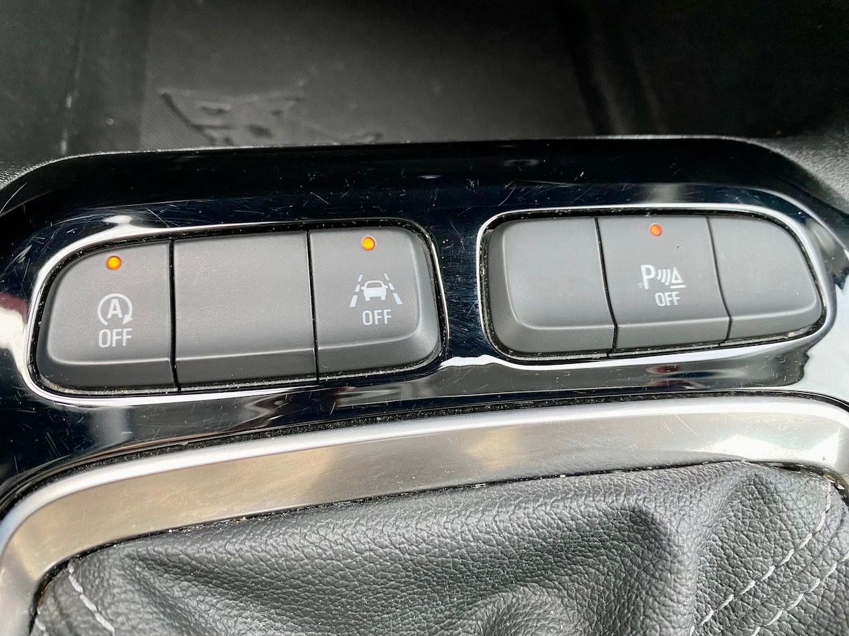 Fahrzeugabbildung Opel Corsa 1.2 Edition KLIMA NAVI GZJR SHZ PDC DAB+