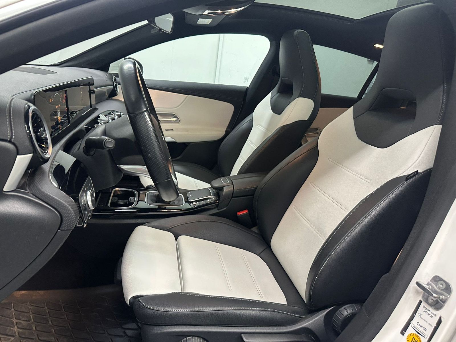 Fahrzeugabbildung Mercedes-Benz CLA 200 SB *AMG-LINE*NAVI*PANORAMA*SH*