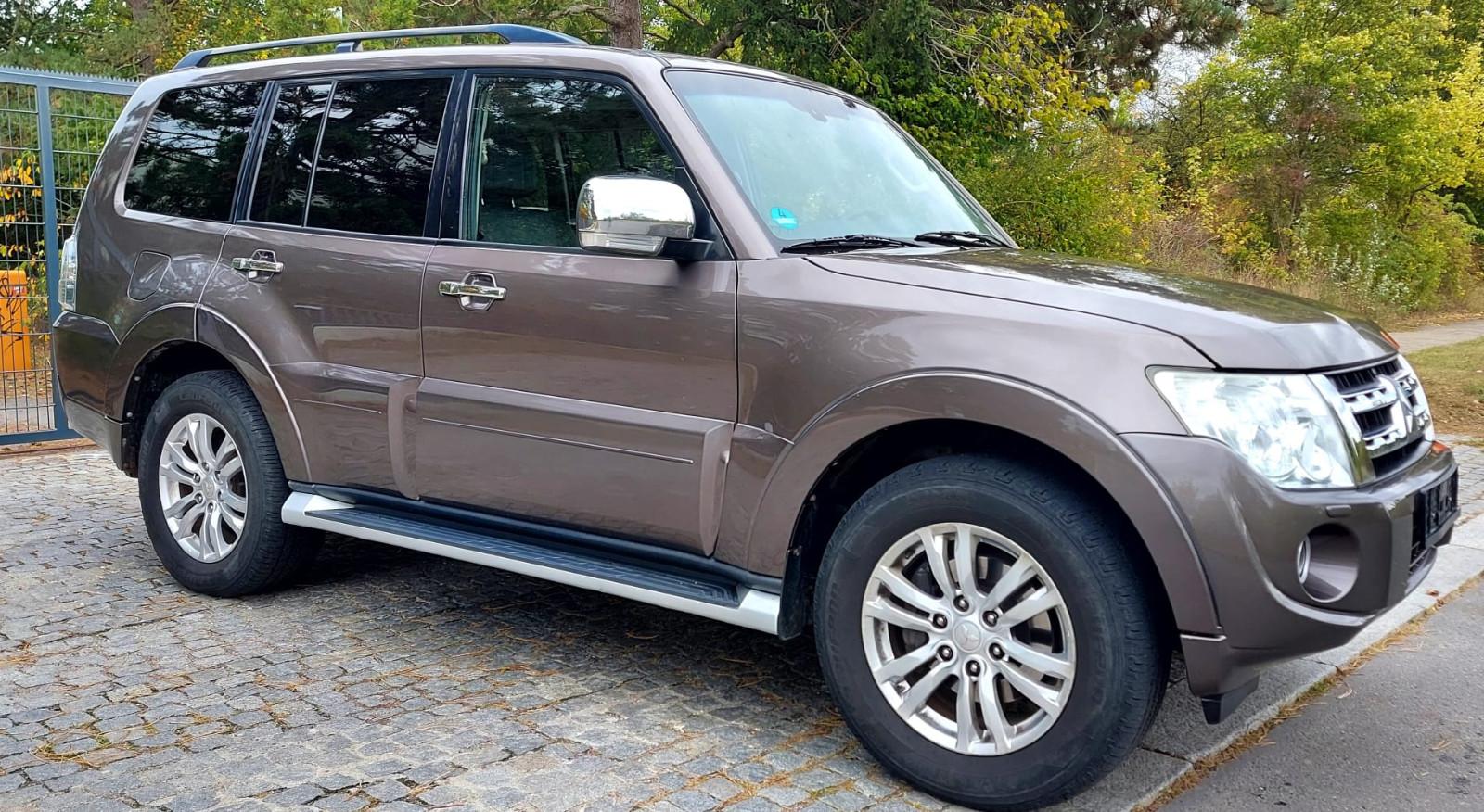 MITSUBISHI PAJERO 3.2 DI-D 200CH EDITION 30