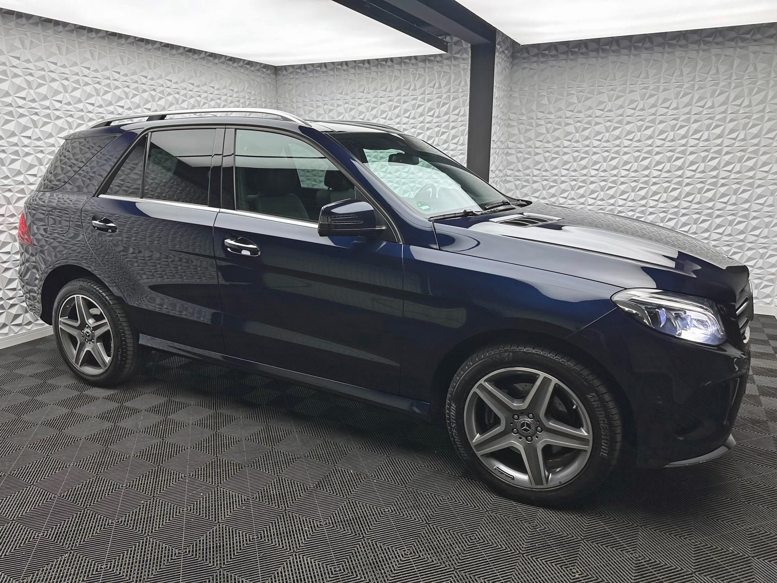 Fahrzeugabbildung Mercedes-Benz GLE 350d AMG/4MATIC/DISTRO/AHK/PANO/KEYL/RCAM/IL