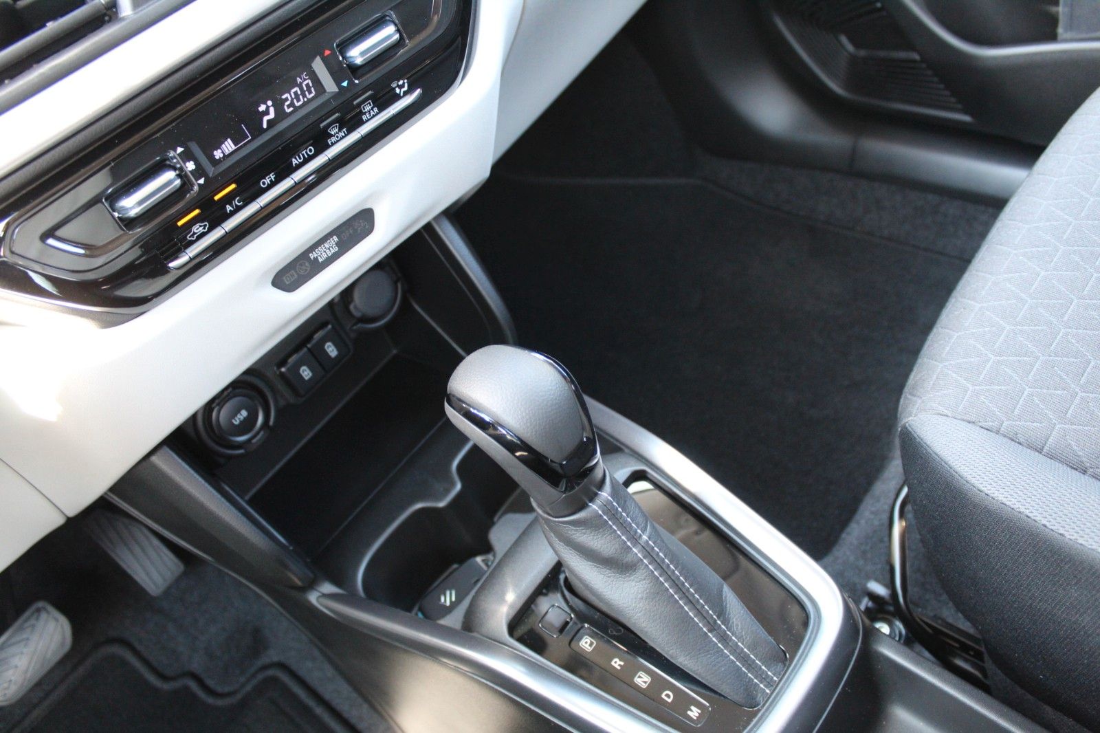 Fahrzeugabbildung Suzuki Swift Hybrid Comfort+ Autom.*Navi* Sitzh.*Kamera