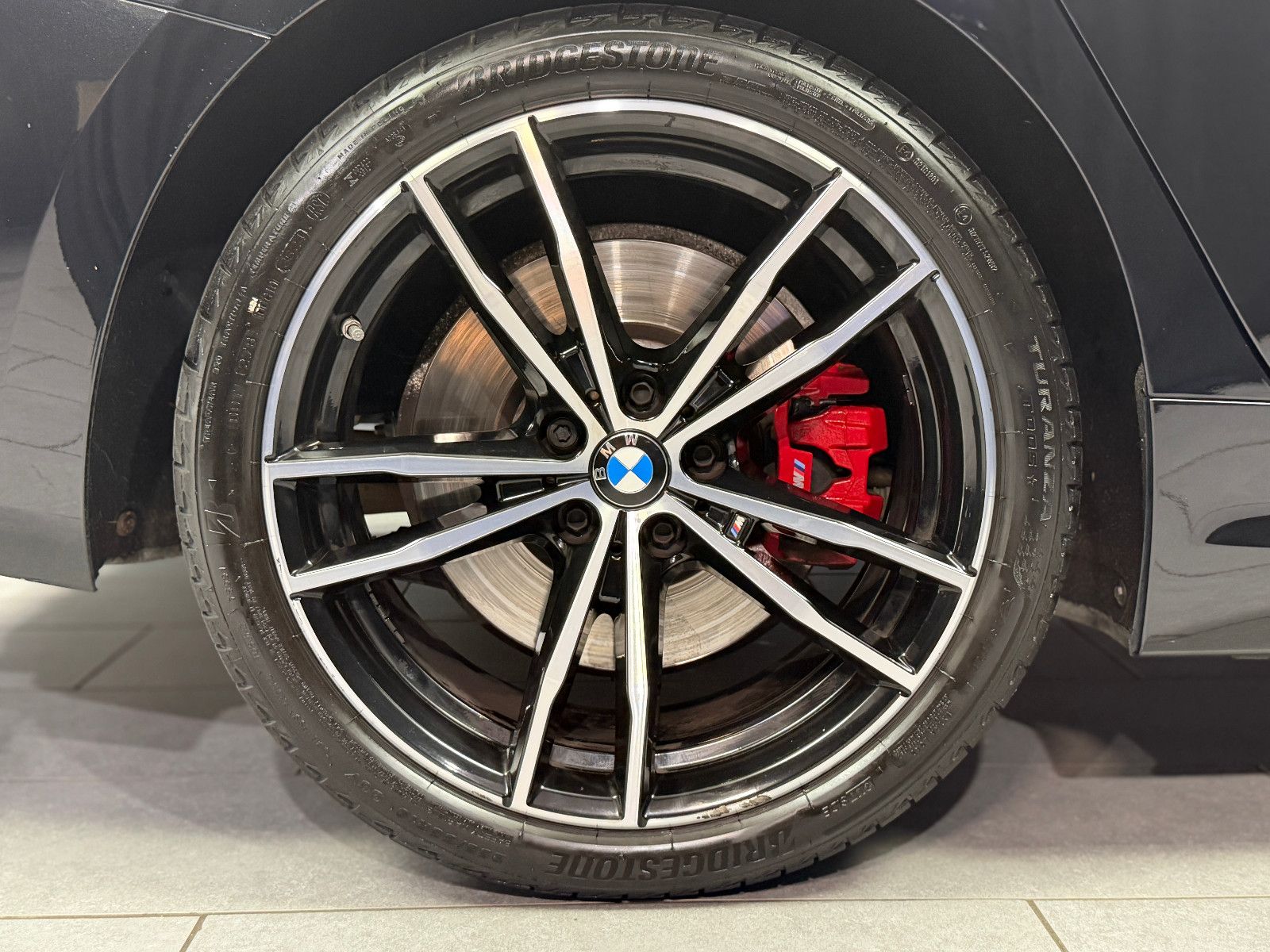 Fahrzeugabbildung BMW M340i xDrive Limousine|M-Sitze|H&K|360°|PANO|HuD