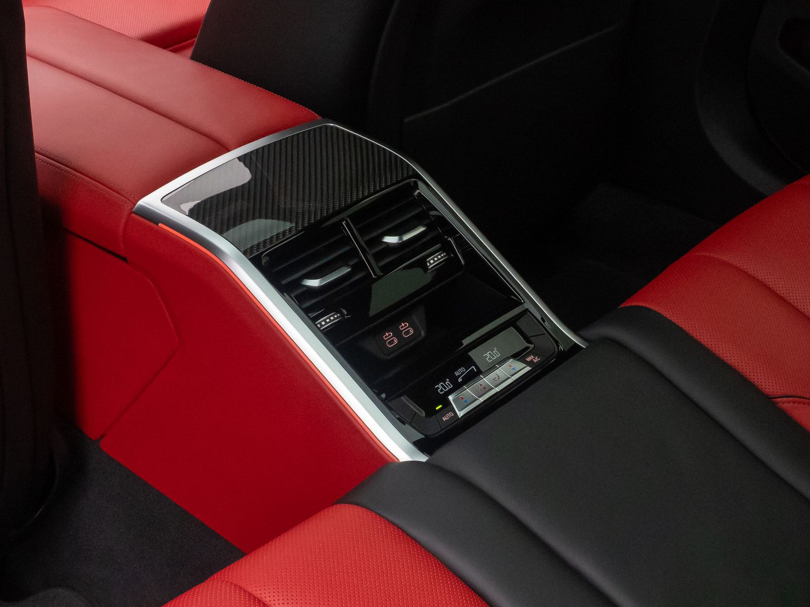 Fahrzeugabbildung BMW M850i xD Gran Coup&eacute; 360&deg; DAB Laser SoftClose 20"