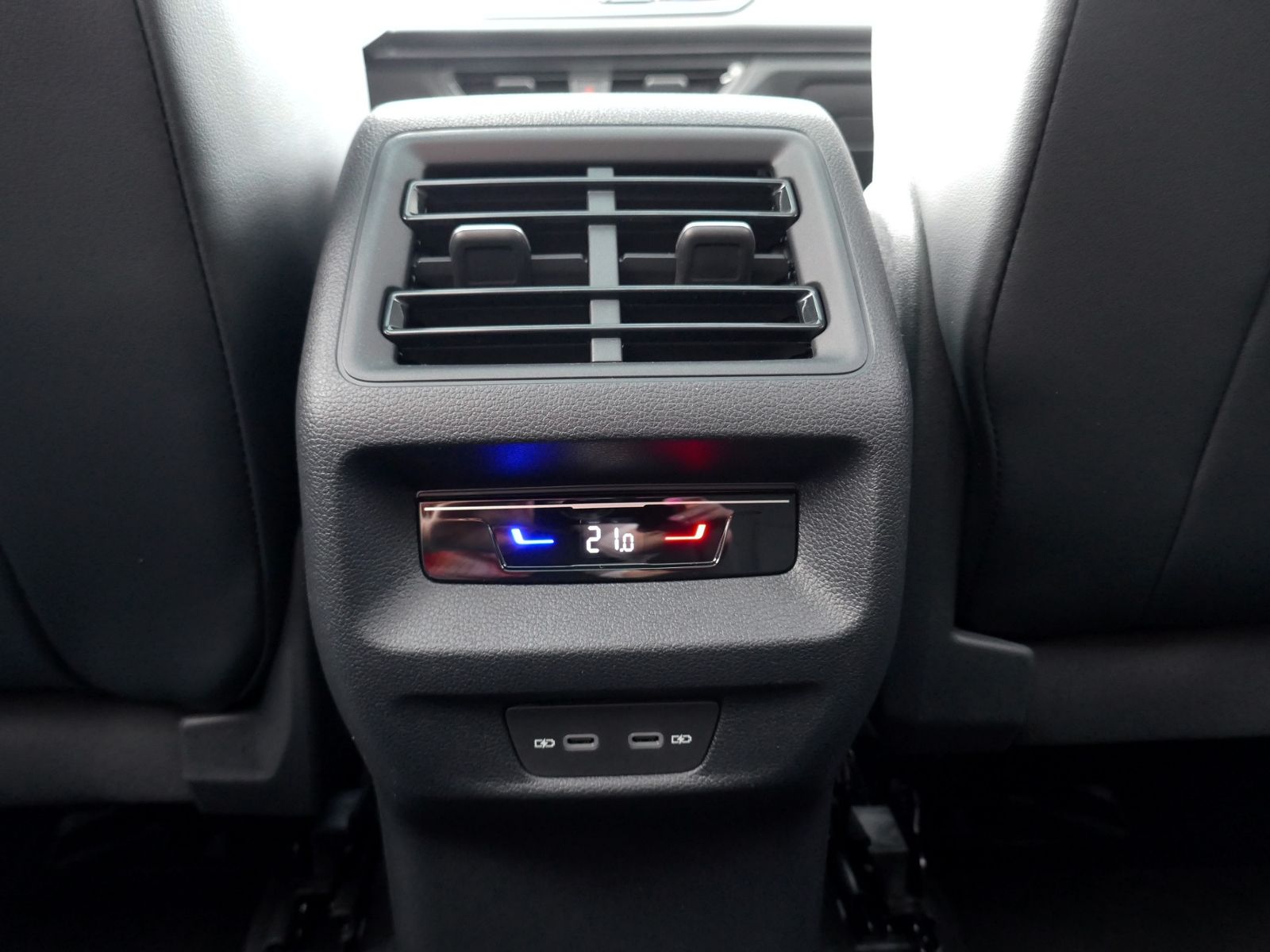 Fahrzeugabbildung Volkswagen Tiguan Life 1.5 eTSI DSG | LED AHK RFK ACC
