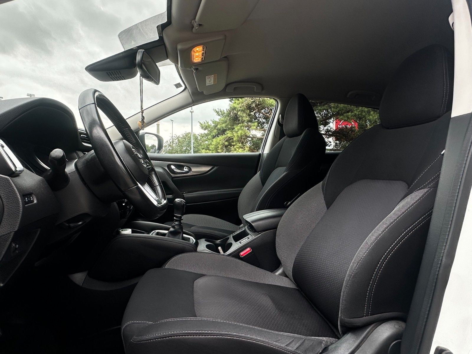 Fahrzeugabbildung Nissan Qashqai AHK / beh. FS/ Navigation / Alu