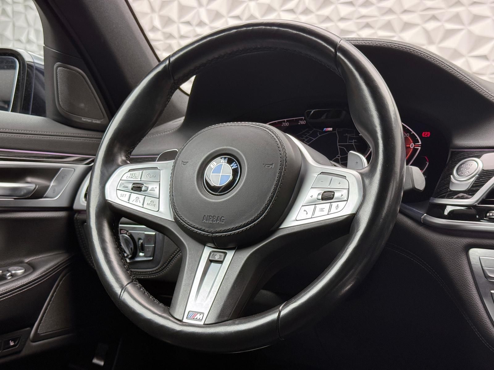 Fahrzeugabbildung BMW d XDR*M-PAKET*H&K*STANDHZG*HUD*MASSAGE*KEY*360°