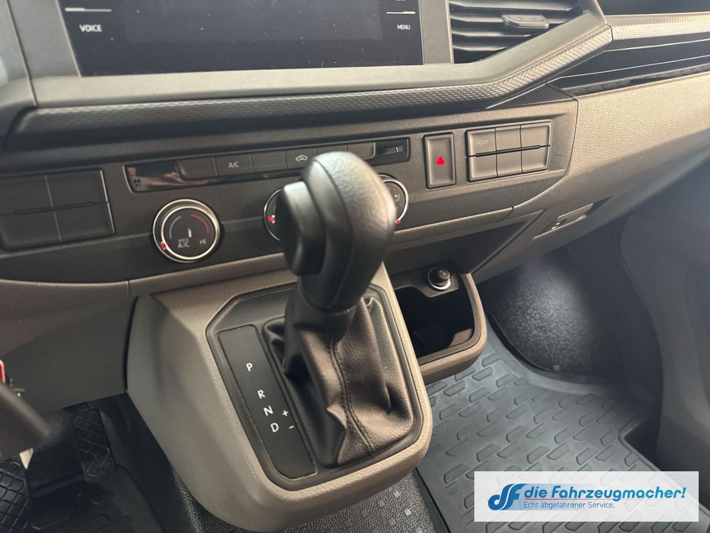 Fahrzeugabbildung Volkswagen Transporter T6.1 Kasten FWD Navi LED ACC Apple *