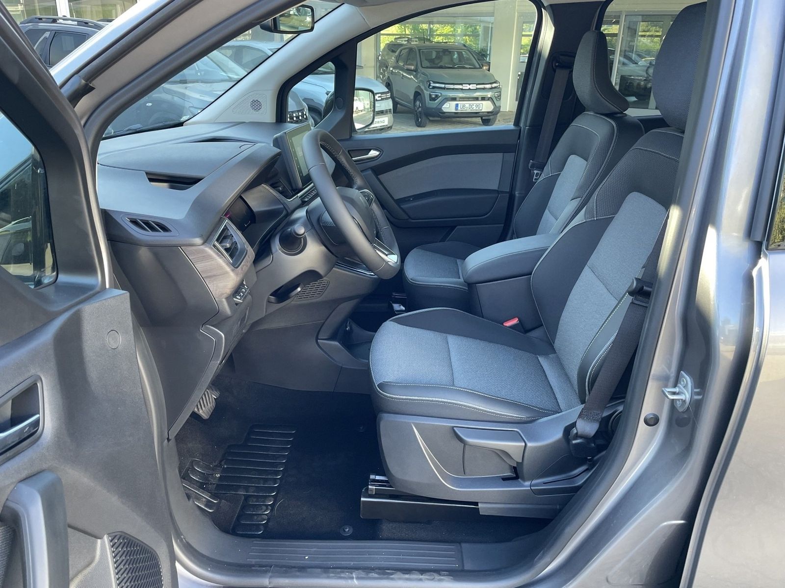Fahrzeugabbildung Renault Kangoo Grand Techno TCe 130 EDC 7-Sitzer