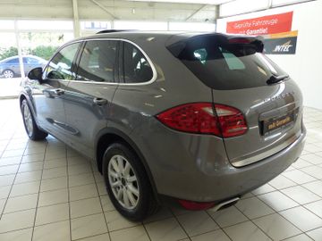 Porsche Cayenne - 8
