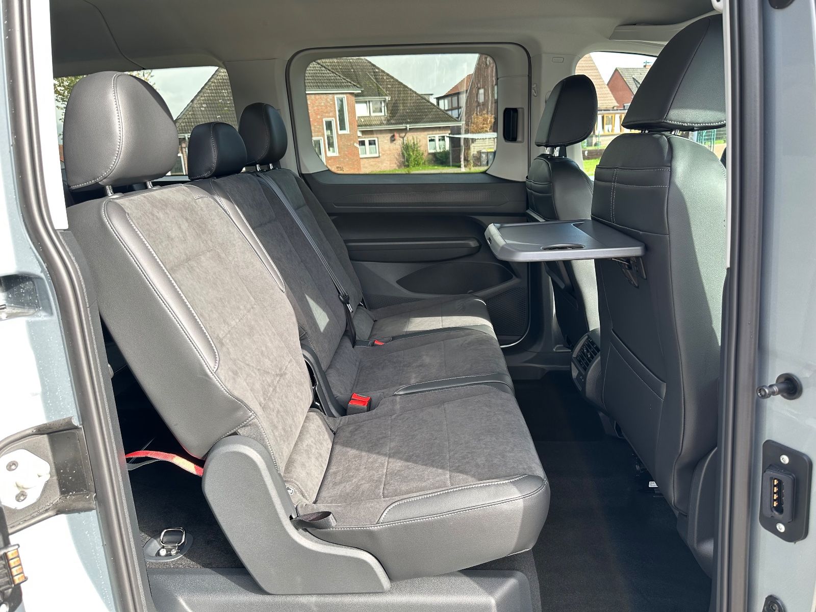 Fahrzeugabbildung Volkswagen Caddy Maxi 1.5 TSI Style DSG Navi/AHK/ACC/LED