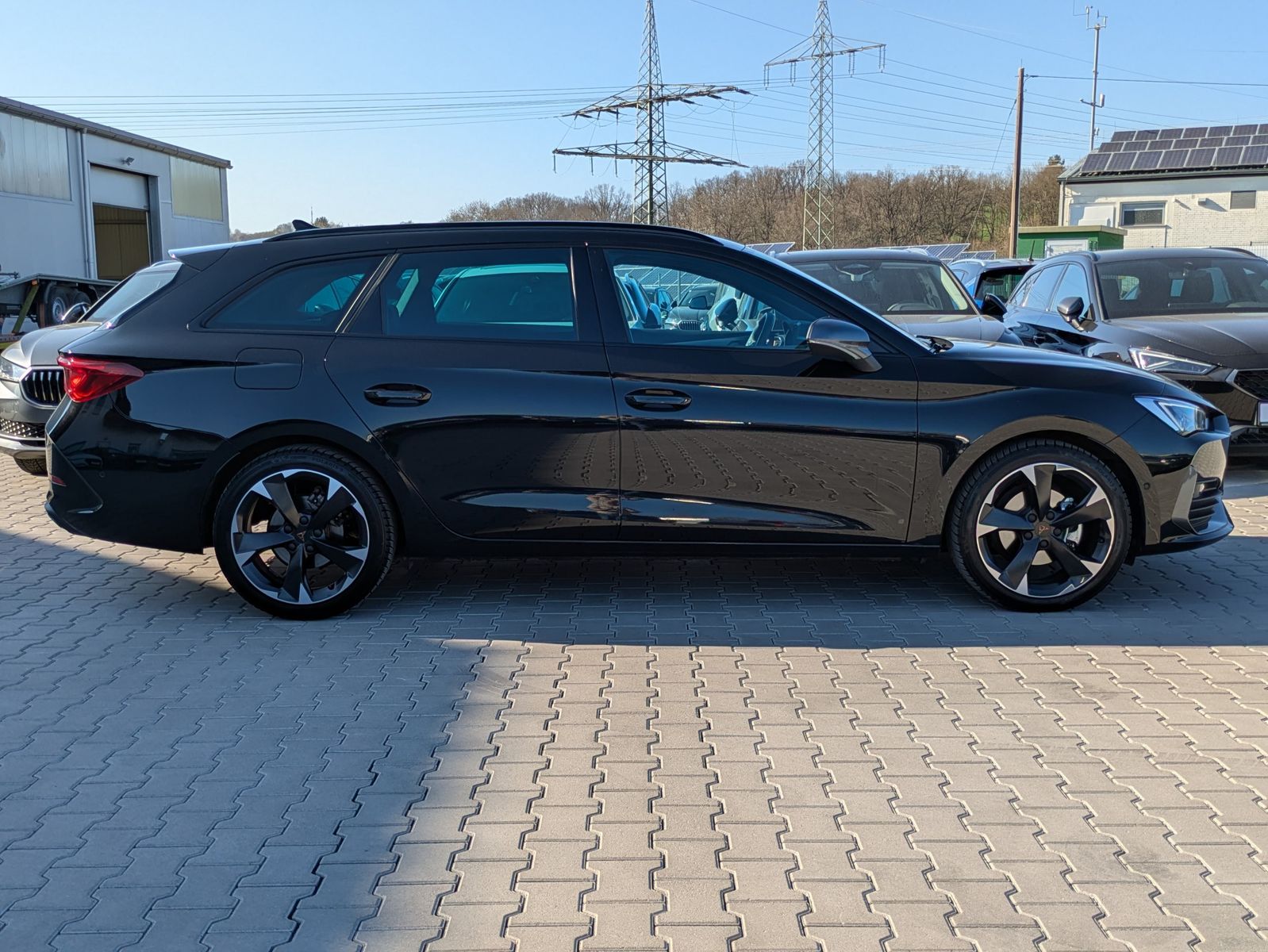 Fahrzeugabbildung CUPRA Leon 1.5 eTSI DSG MATRIX-LED*AHK*ACC*KAMERA*18"