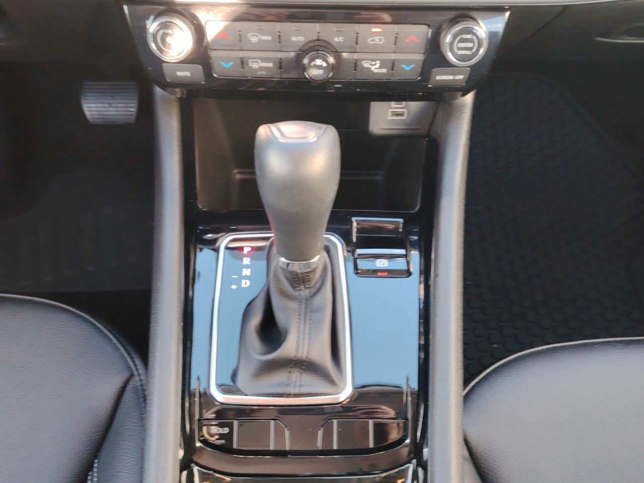 Fahrzeugabbildung Jeep Compass Altitude Mild-Hybrid FWD