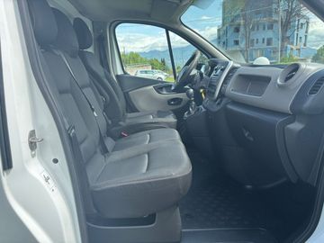 Renault Trafic - 9