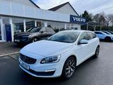 Volvo V60 D6 AWD Plug in Hybrid Geartronic Momentum - Volvo Hybrid (Diesel/Elektro)