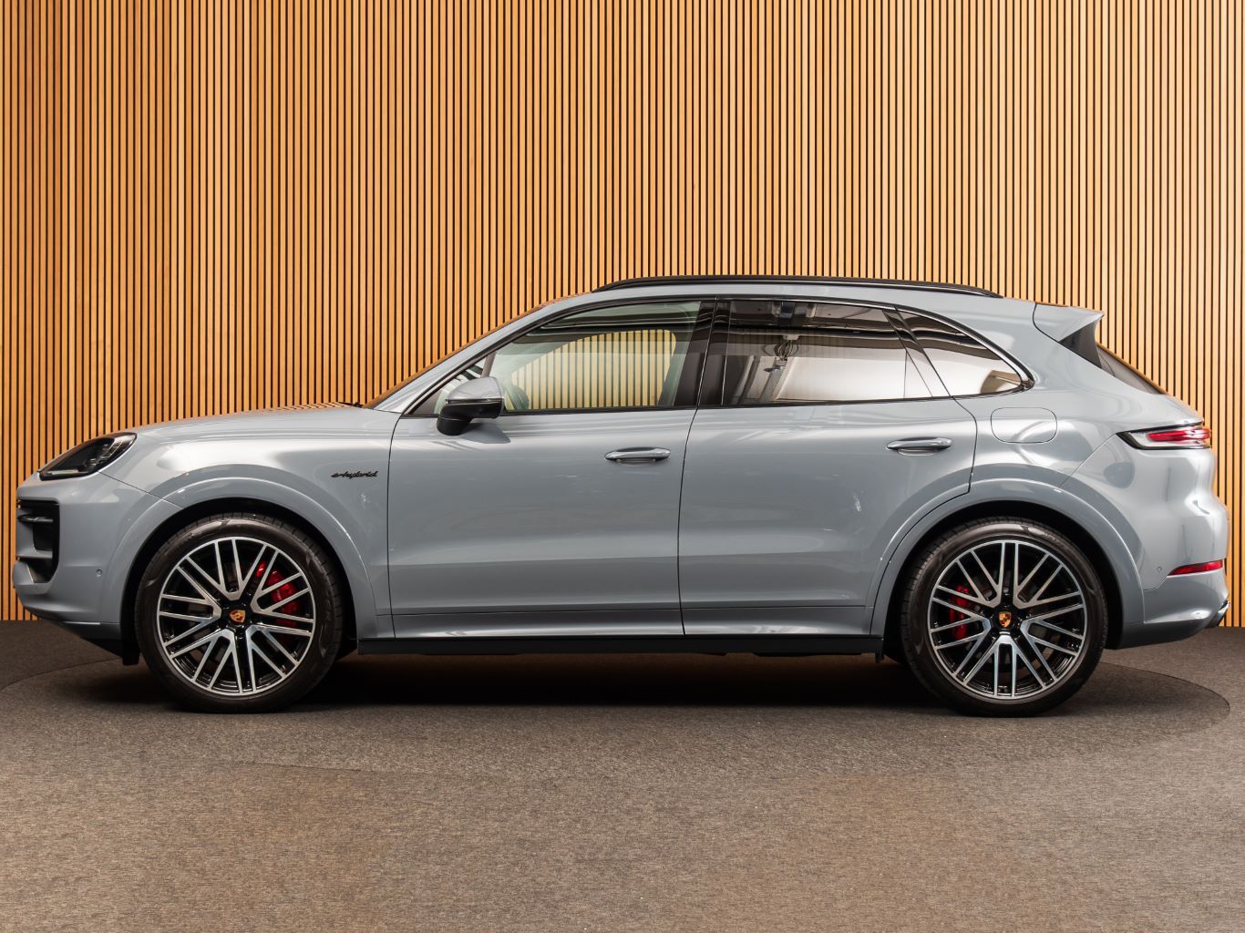 Porsche Cayenne S E-Hybrid SPORT DESIGN-22"-18-WAY-PANO imagem 2