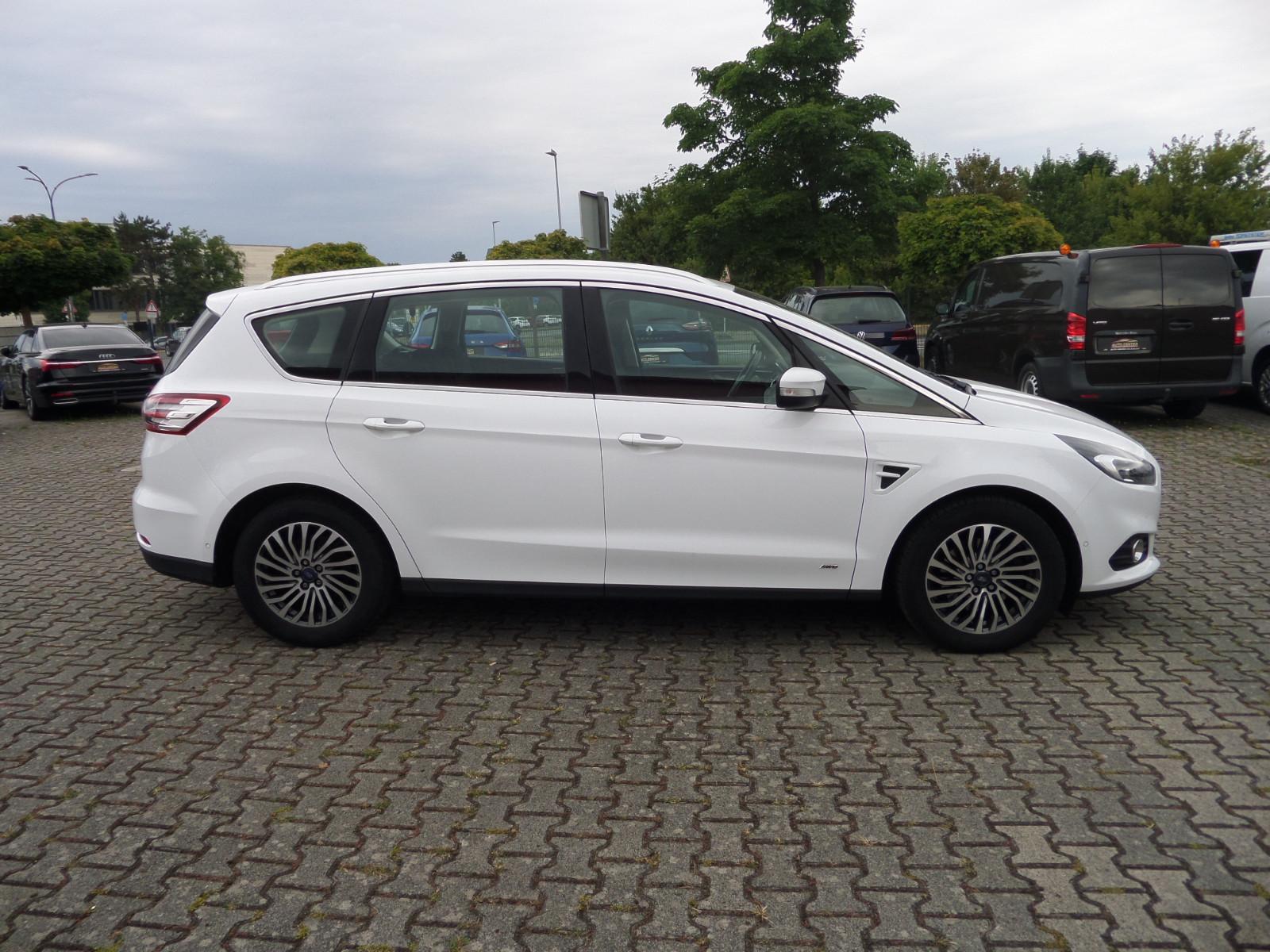 Ford S-MAX EcoBlue Titanium AWD+Turbolader-Schaden