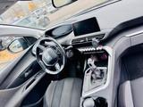 Peugeot 3008 1.2 PureTech 130 Allure Allure - Peugeot 3008: Schwarz