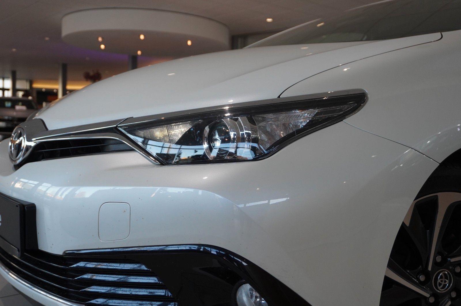 Fahrzeugabbildung Toyota Auris 1.2 LIM. DESIGN EDITION NAVI/LED/KAMERA/SH