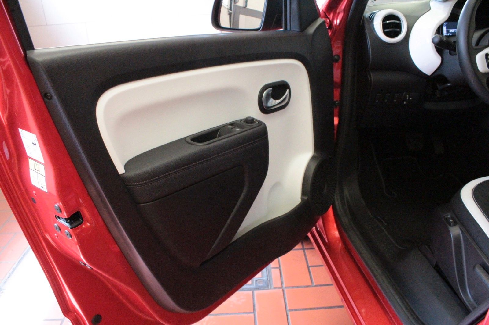 Fahrzeugabbildung Renault Twingo E-Tech 100% elektrisch*einer der letzten*