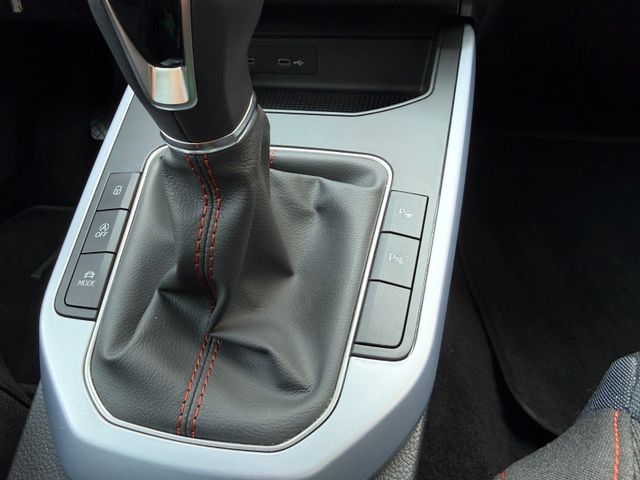 Seat Arona 1.0 TSI 70kW Sport FR|Kamera|Navi|ACC|LED