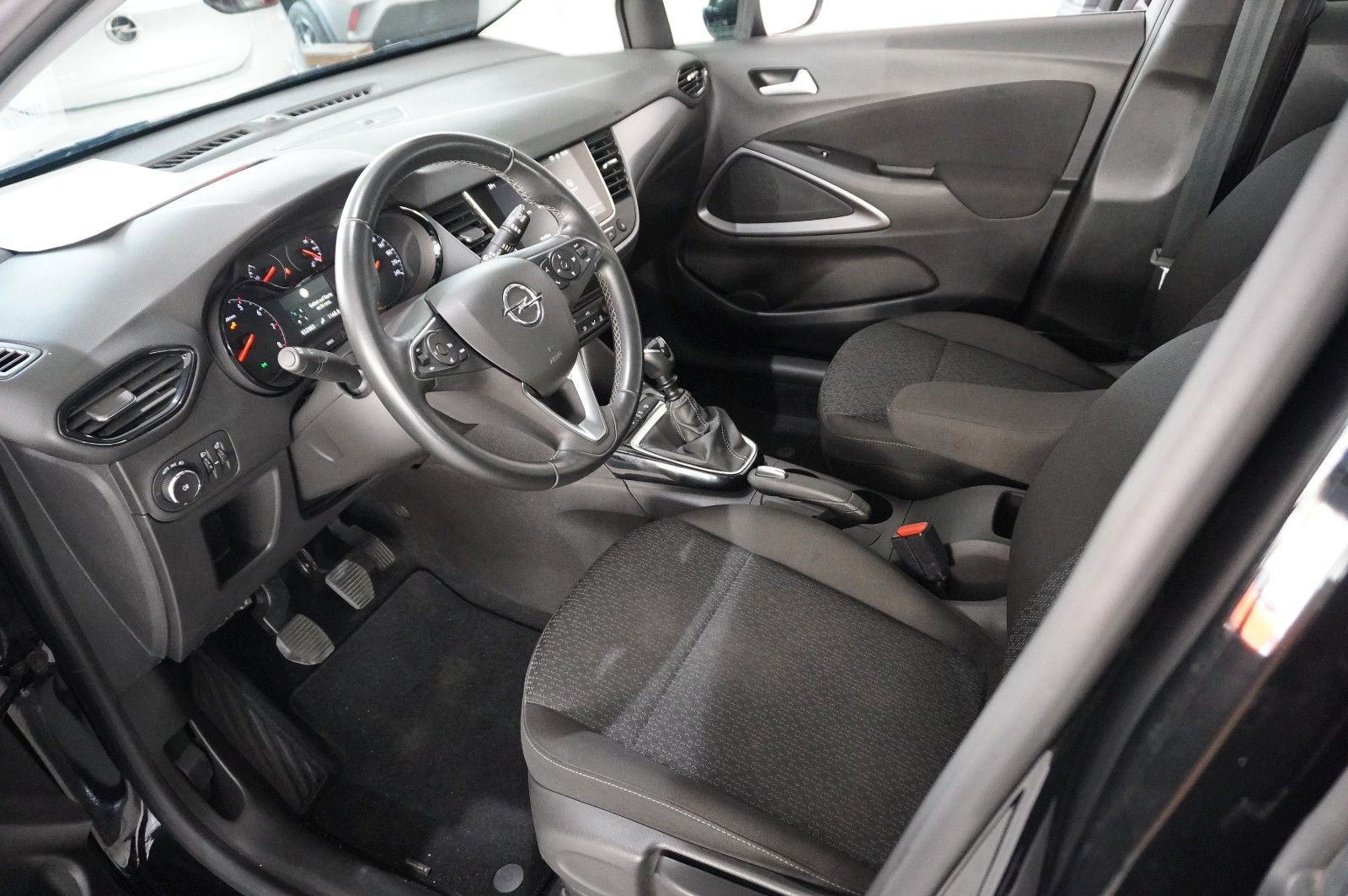 Fahrzeugabbildung Opel Crossland (X) 1.5D EDITION NAVI/LED/TEMP./DAB+