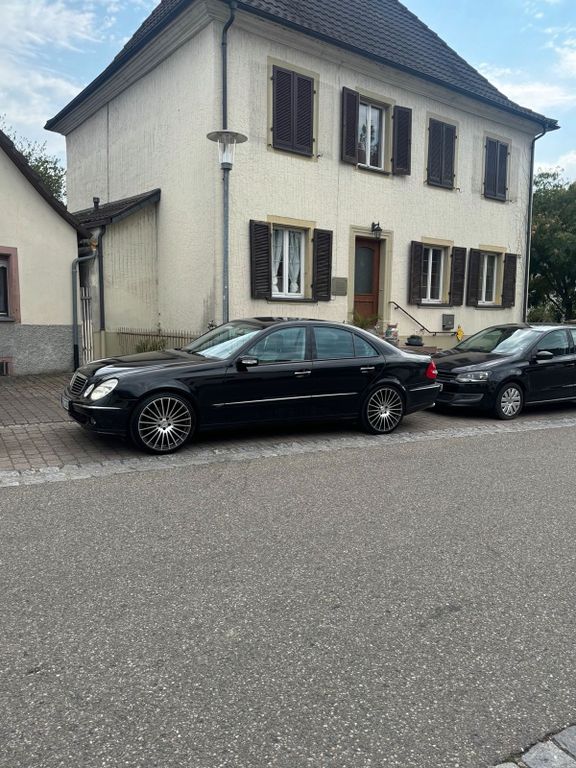Image of Mercedes-Benz E 350