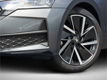 Skoda Octavia Combi 1.5 TSI Sportline Navi AHK Kamera
