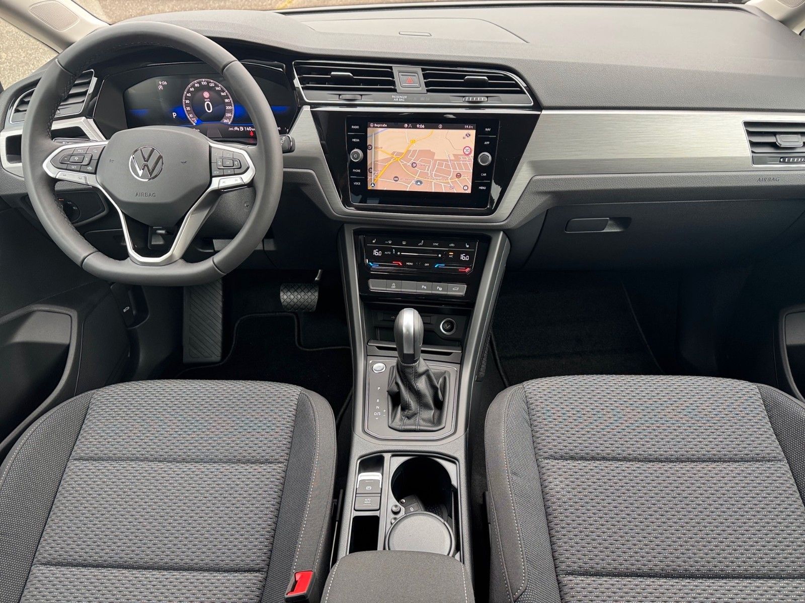 Fahrzeugabbildung Volkswagen Touran Comfortline 1.5 TSI